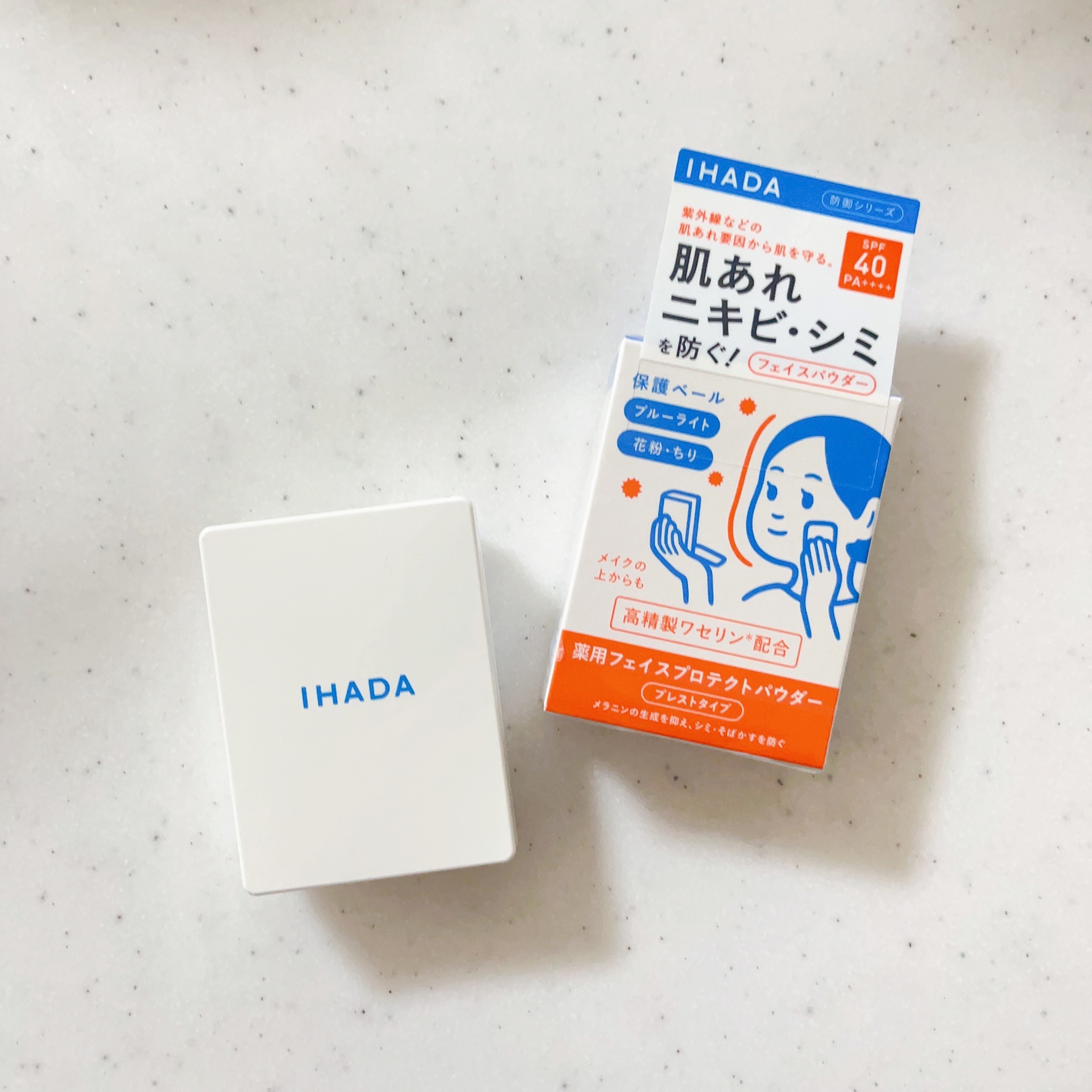 #レビュー 

IHADA
薬用フェイスプロテクトパウダー 9g
ナチュラルカバー

【商品詳細】
◇日中用フェイスパウダー (プレストタイプ)
SPF40 PA++++ 医薬部外品
◇紫外線やブルーライトをカット、花粉･ほこり･PM2.5