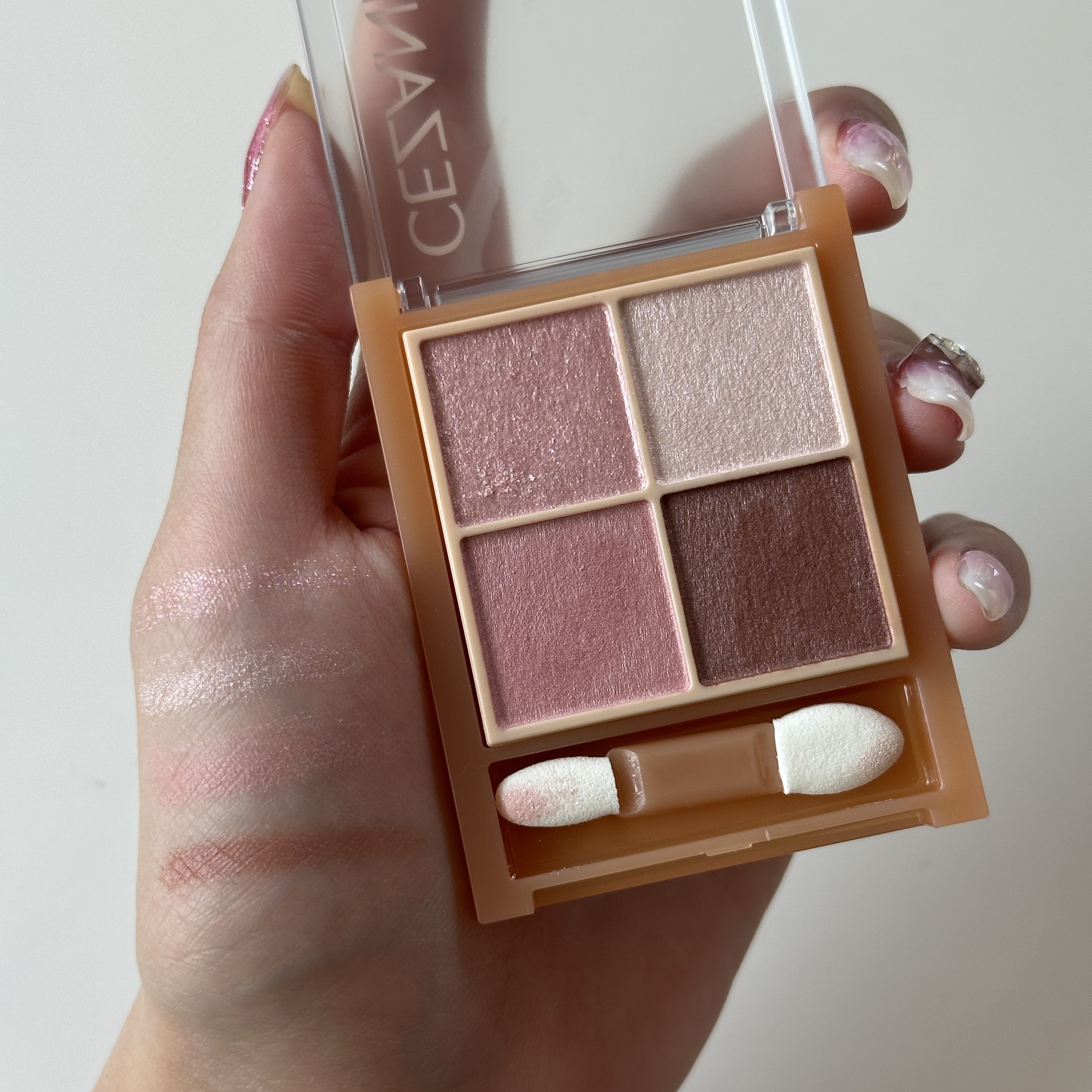 ベージュトーンアイシャドウ/CEZANNE/アイシャドウパレットを使ったクチコミ（2枚目）