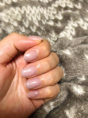 冬ネイルの記録💅☃️

寒色に初挑戦！
ラメが入っててクリスマス🎅の感じも
出しつつ控えめなカラーに🤍
パッと見るとパープルに見えたり
シルバーに見えたり、ブルーに見えたり、
不思議なカラーです😚👍

