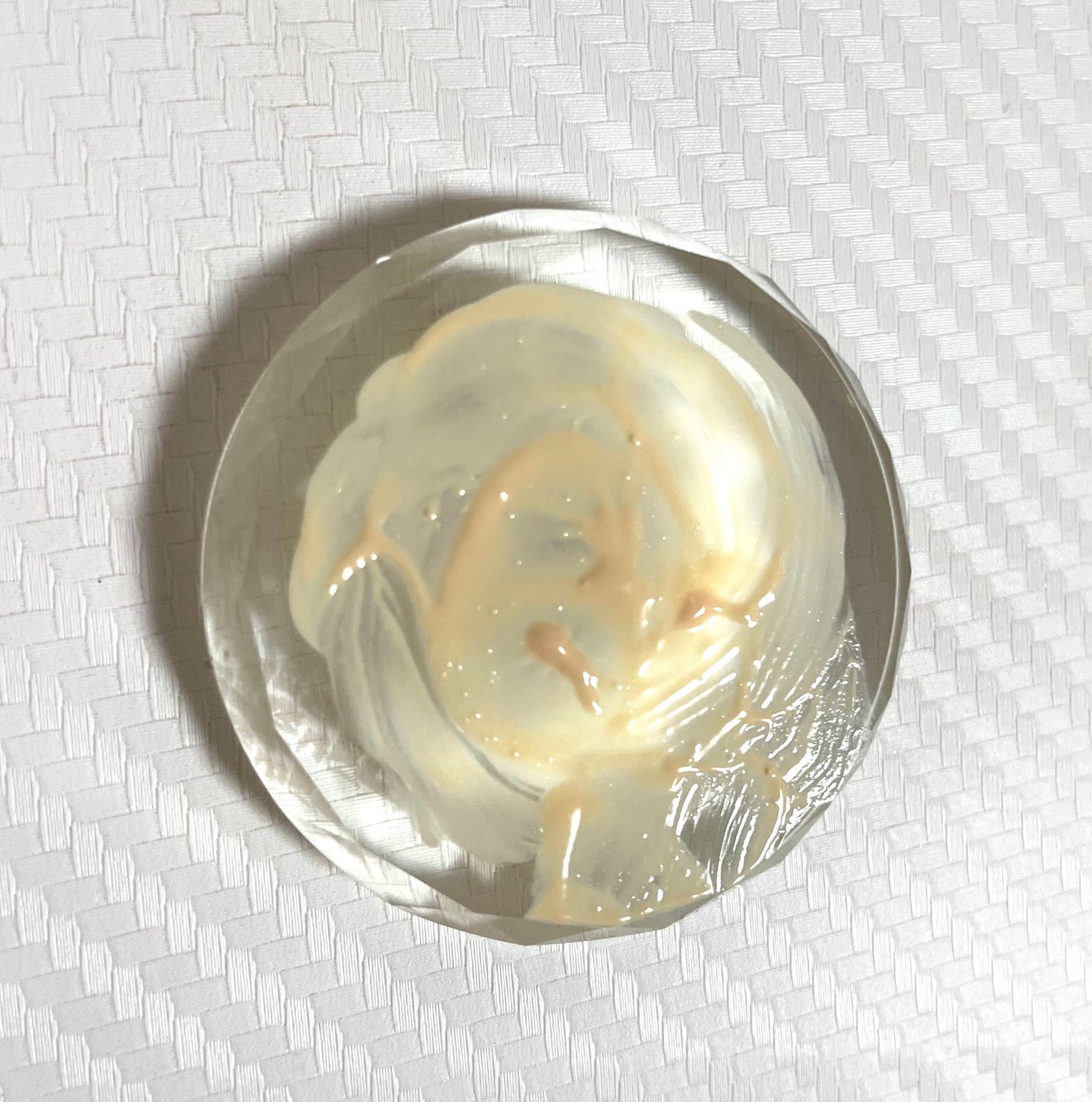 はる on LIPS 「ラロッシュポゼの下地になにかツブツブしたものが混じってるんです..」(1枚目)