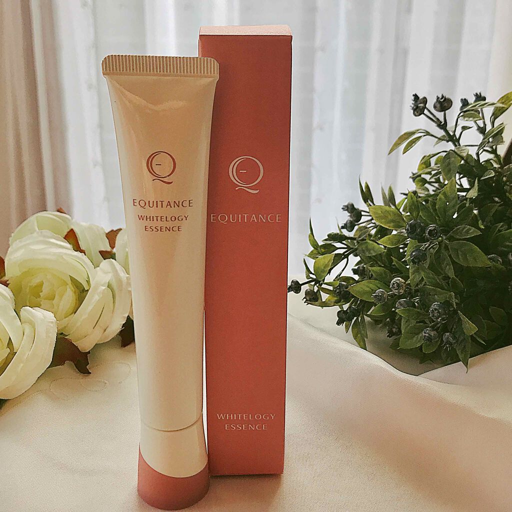 エクイタンス ホワイトロジー エッセンスのクチコミ「
サンスター独自の美白有効成分配合の美容液✨
﻿
﻿
テクスチャーは
優しく
柔らかなクリーム.....」（3枚目）