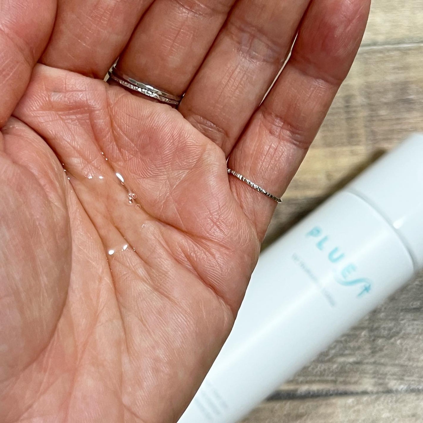 UNI on LIPS 「夏のお肌の乾燥、気になりませんか❓若いころは夏の肌は乾燥とか気..」(3枚目)