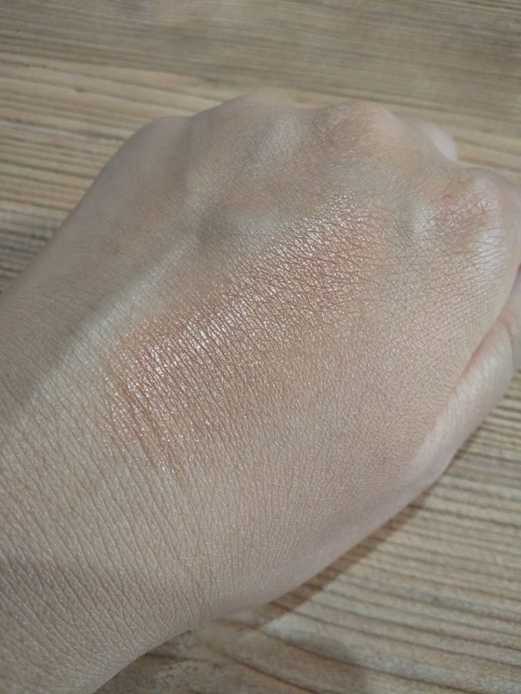 リュクスアイシャドウ 02 メルティングポイント(リッチ メタル)/BOBBI BROWN/単色アイシャドウを使ったクチコミ（3枚目）