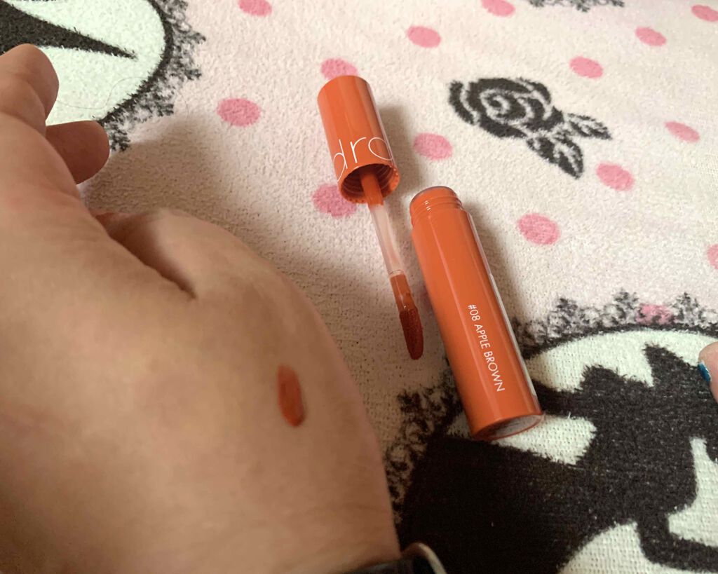 ジューシーラスティングティント/rom&nd/リップティントを使ったクチコミ(3枚目)