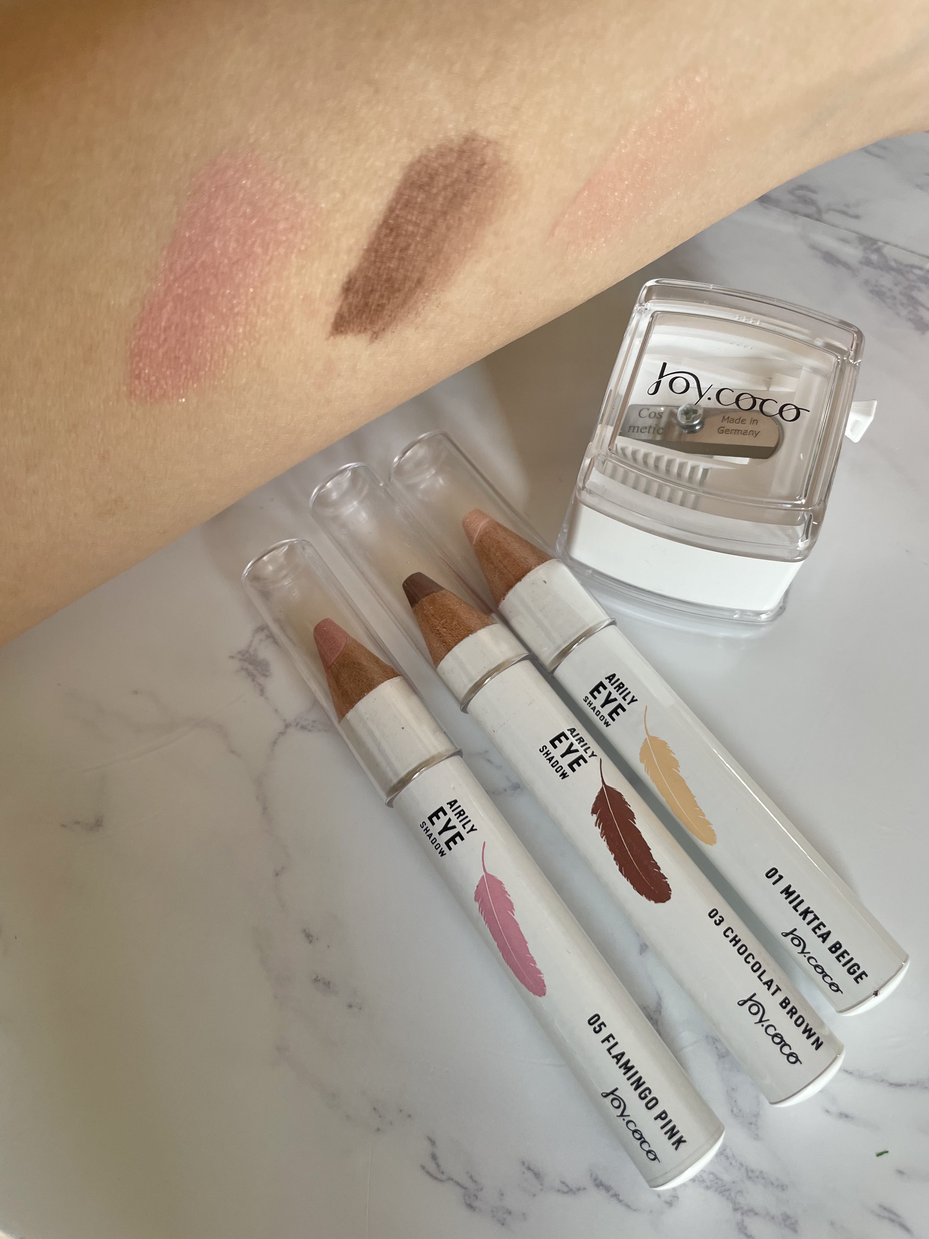 ジョイココ エアリーアイシャドウ/Joy.coco(ジョイココ)/単色アイシャドウを使ったクチコミ（3枚目）