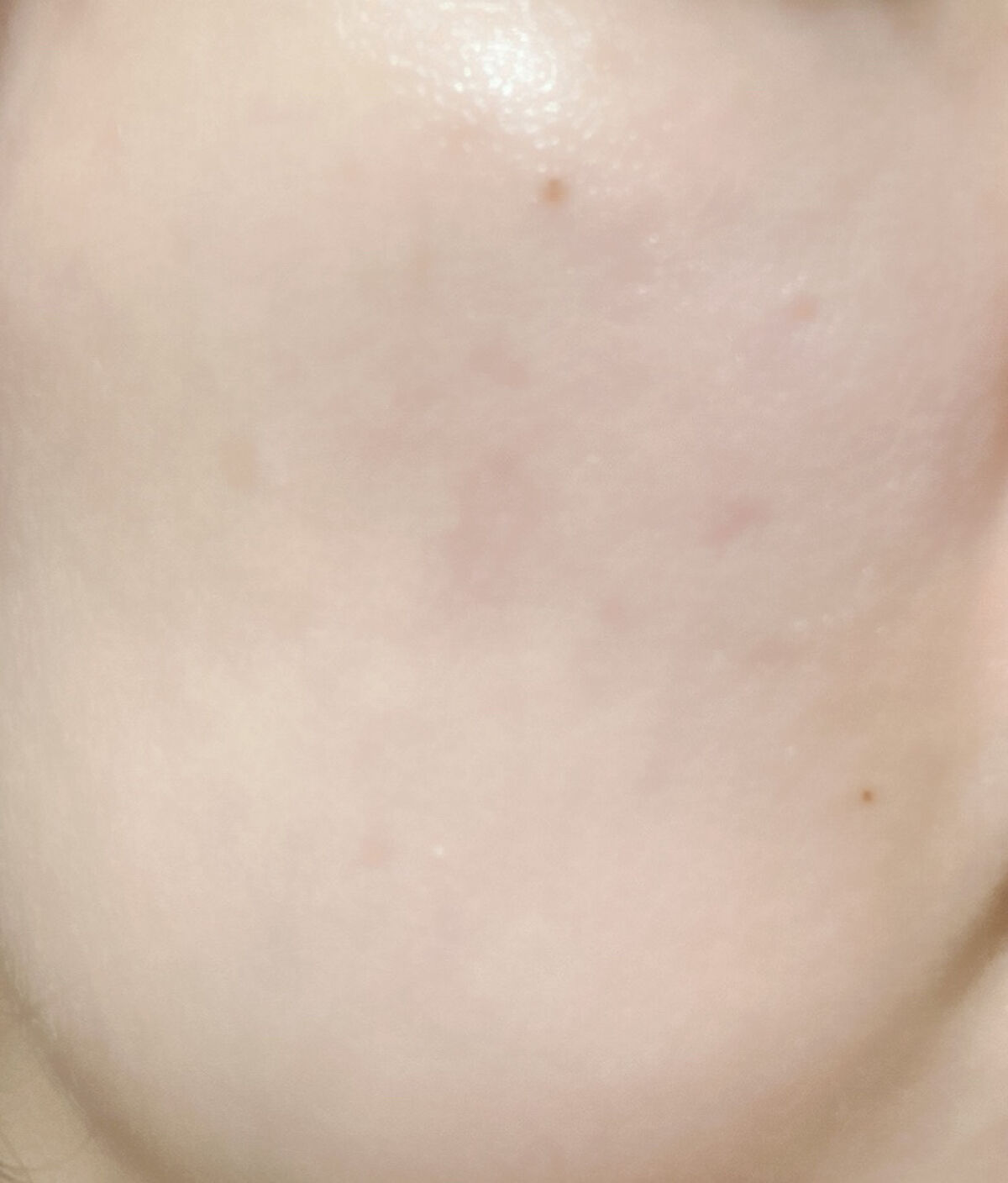 YVES SAINT LAURENT BEAUTE ピュアショット ライトセラムのクチコミ「透明感､美白感が出るというこれをお試しサイズを使っていたら、めちゃくちゃ気に入り現品購入(*´.....」（2枚目）