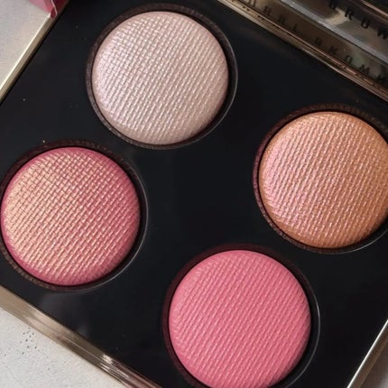 リュクス アイシャドウ クォード グロウ ウィズ ラブ コレクション/BOBBI BROWN/アイシャドウパレットを使ったクチコミ(2枚目)