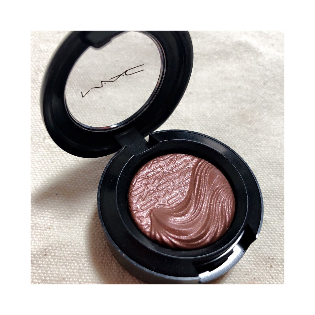 エクストラ ディメンション アイシャドウ/M・A・C/単色アイシャドウを使ったクチコミ(3枚目)