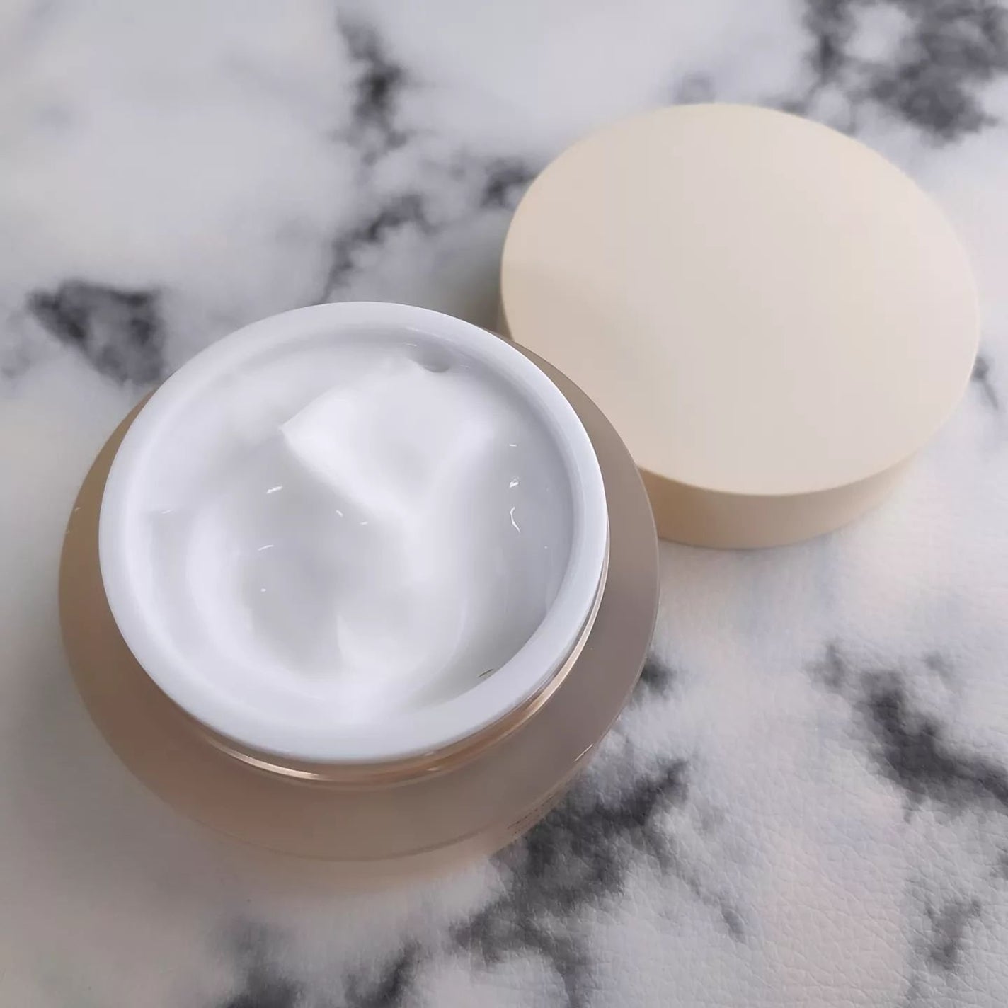 ペプチドハイドレーティングクリーム EX/favs/フェイスクリームを使ったクチコミ(3枚目)