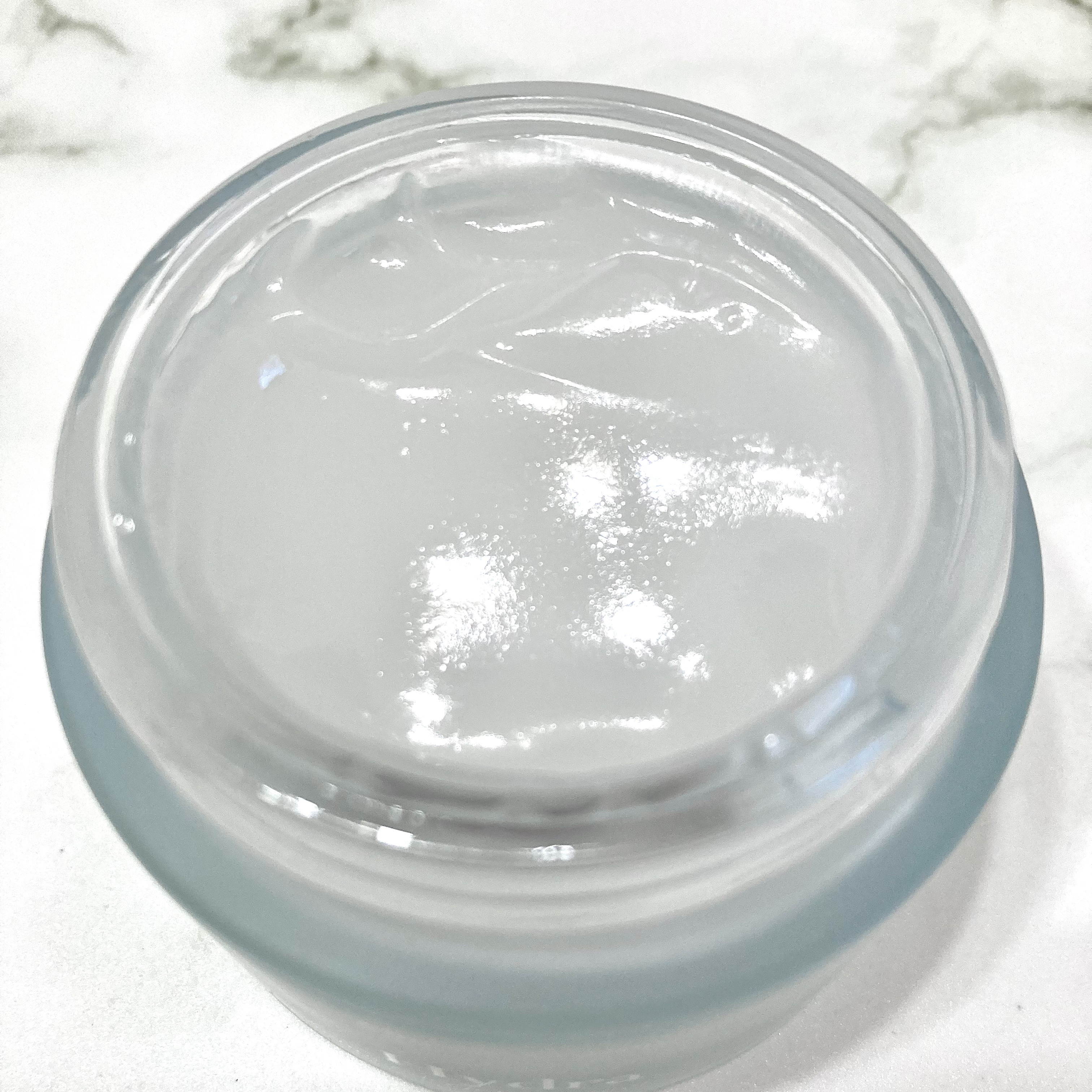 9Wishes ハイドラアンプルクリームのクチコミ「圧倒的水分⁈
水分爆弾クリーム💣🫧


☑︎9Wishes
ハイドラアンプルクリーム
━━━━.....」（2枚目）