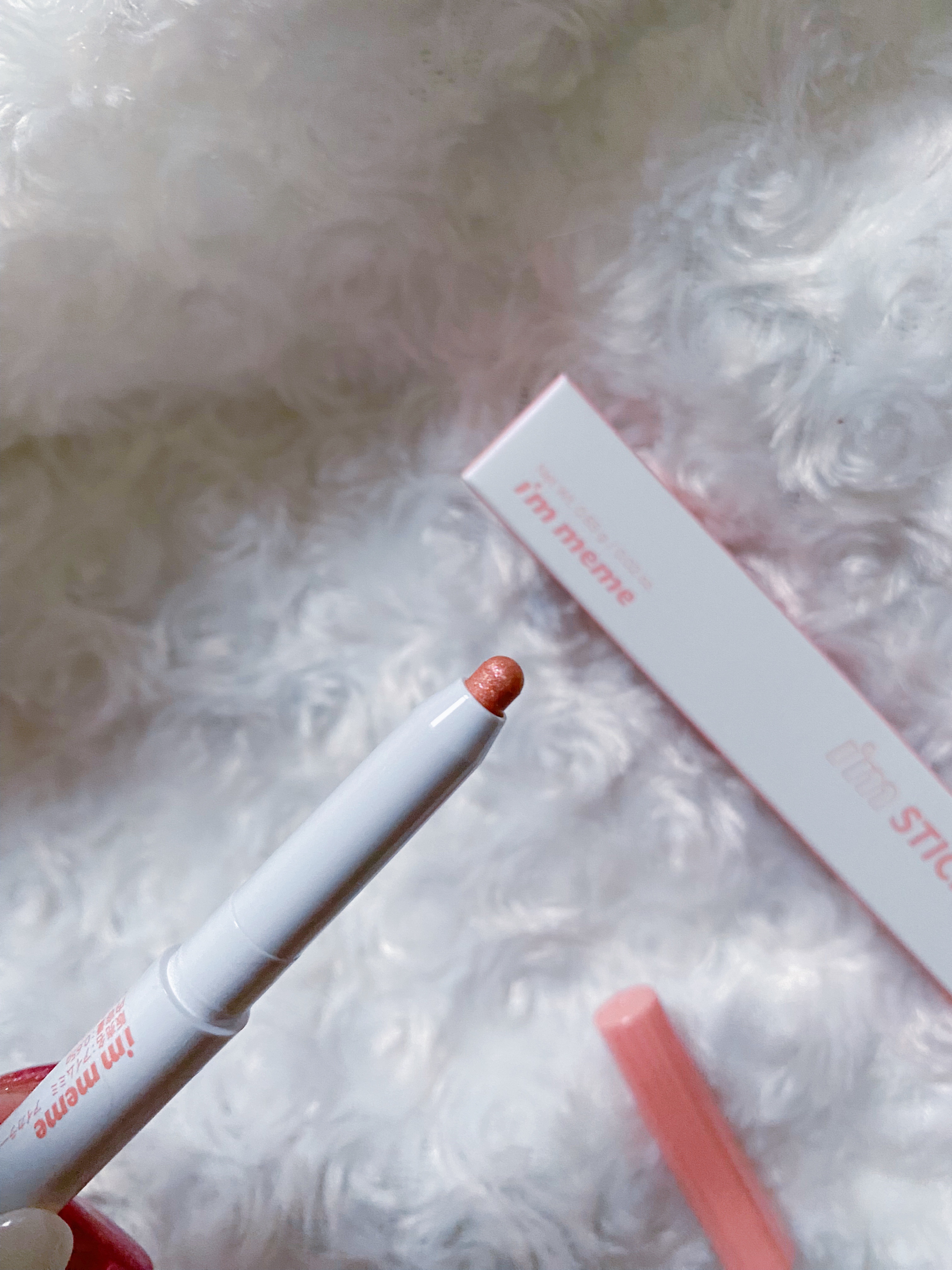 i'm Stick Shadow Glitterr 02 スプリングオーロラ/i’m meme/スティックアイシャドウを使ったクチコミ（3枚目）