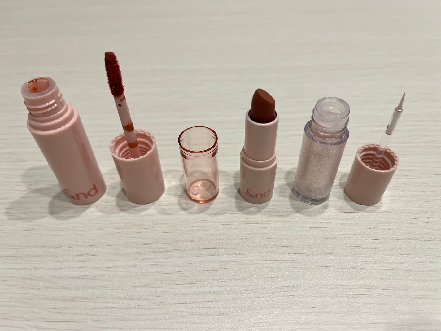 アンドバイロムアンド グラッシーボムティント/&nd by rom&nd/リップティントを使ったクチコミ(1枚目)