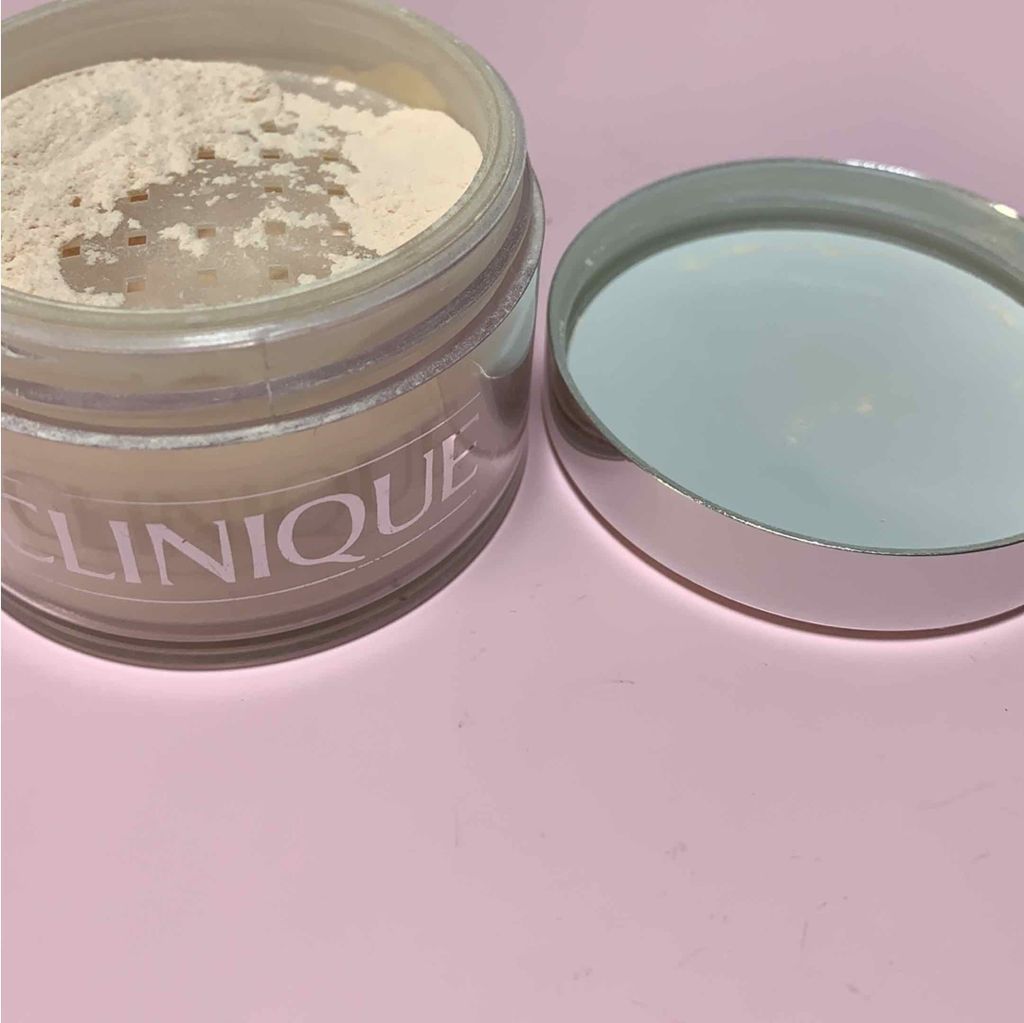 スーパーブレンデッド フェース パウダー/CLINIQUE/ルースパウダーを使ったクチコミ(1枚目)