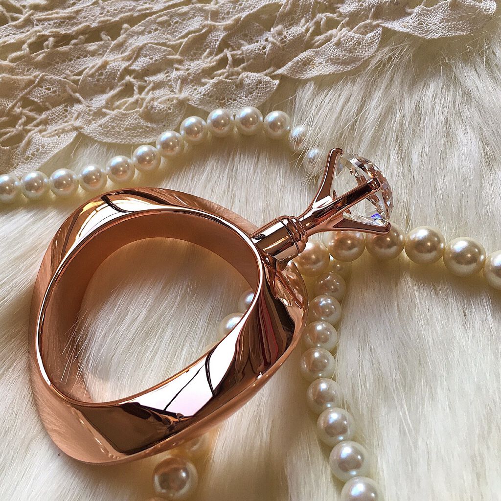 梅ちゃんアラフィフツヤ肌オタク on LIPS 「𓅪𓂃𓈒𓏸これかわいい…そして使える…これ、指輪風の「カッサ」て..」(5枚目)