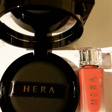 #HERA のクッションをQ10のメガ割で購入
#HERA Black Cushion
パッケージがリニューアルして更に高級感が
ありますね。

SPF34/PA ++ なのでやはりこれからの季節
日焼