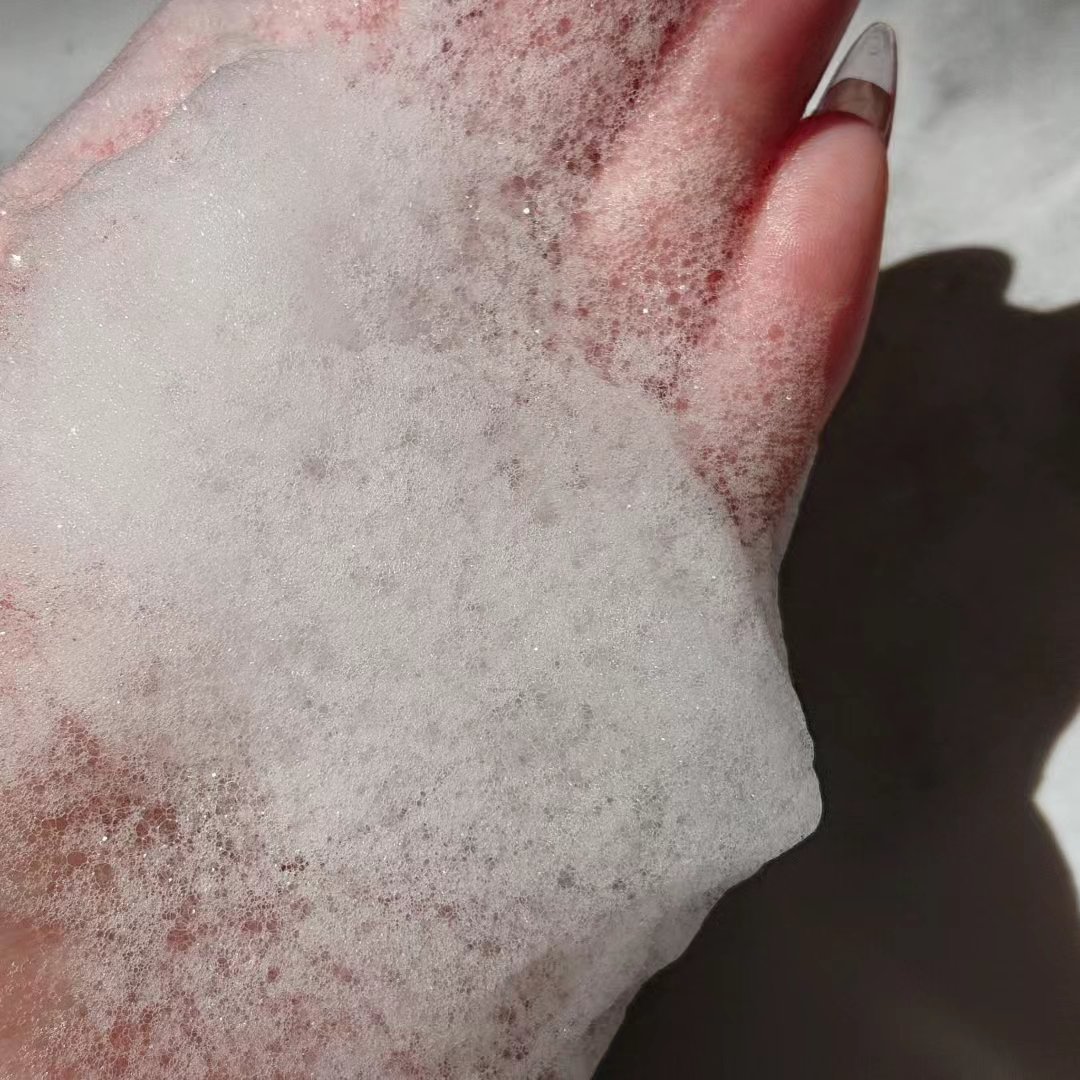 Leivy ラディアンスボディシャンプー ダマスクローズのクチコミ「⸜レイヴィーから新シリーズ登場!!⸝

今だけの可愛いボトル🤍
ラディアンスボディシャンプー★.....」（3枚目）