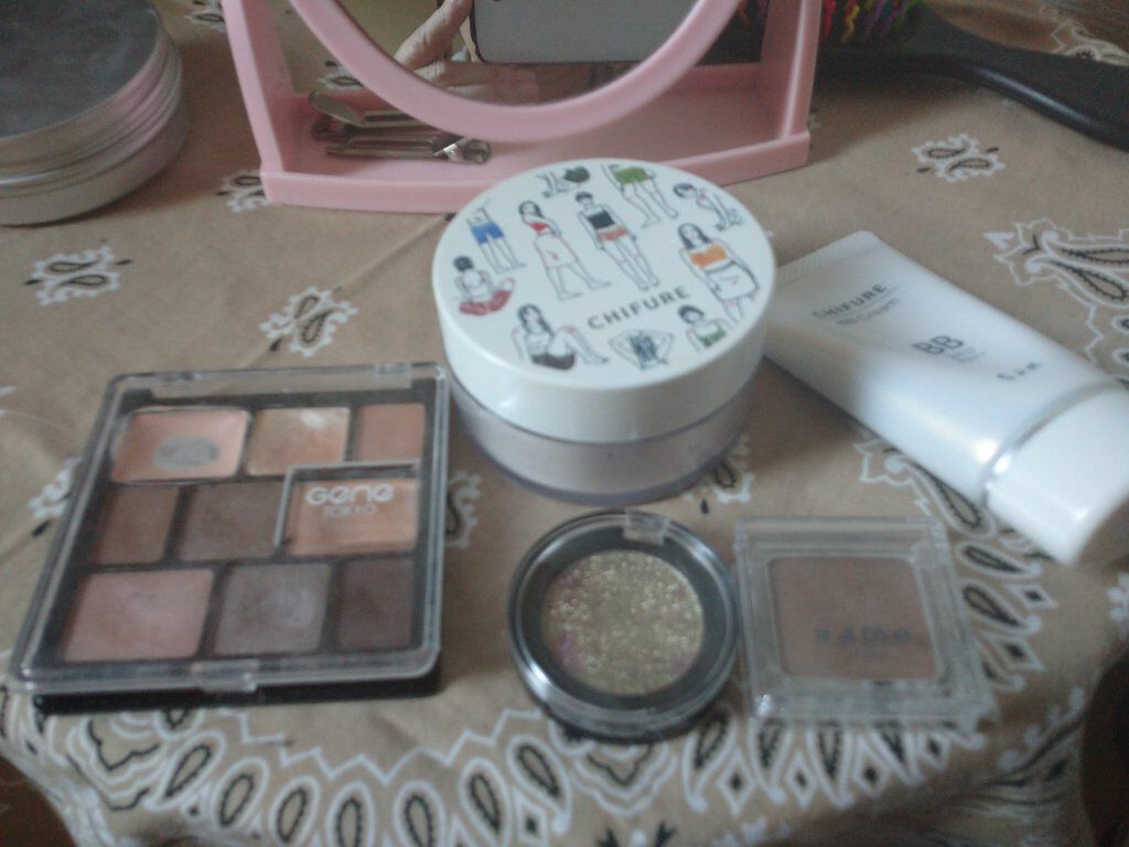 URGLAM　SPARKLE EYESHADOW 03/U R GLAM/単色アイシャドウを使ったクチコミ（1枚目）