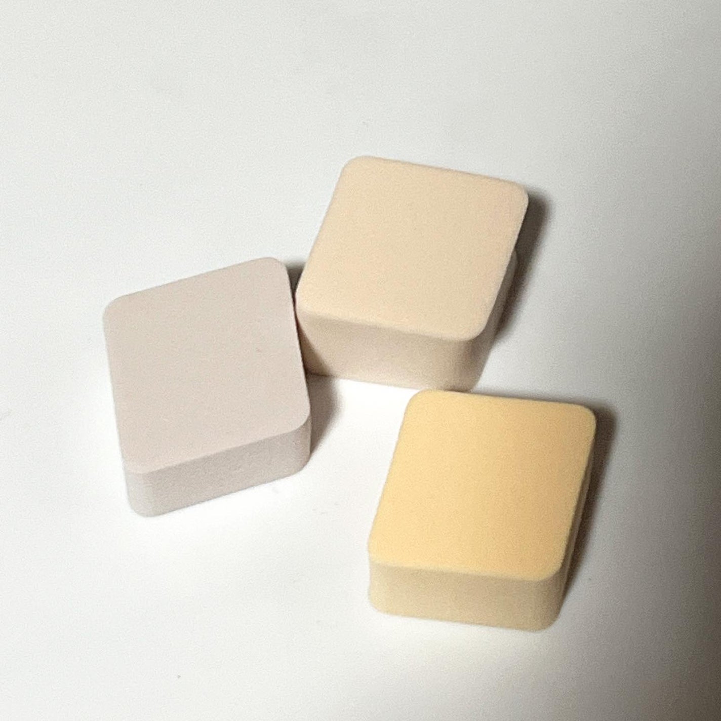 メイクアップスポンジ(15個、ダイヤモンド形)/DAISO/パフ・スポンジを使ったクチコミ(2枚目)