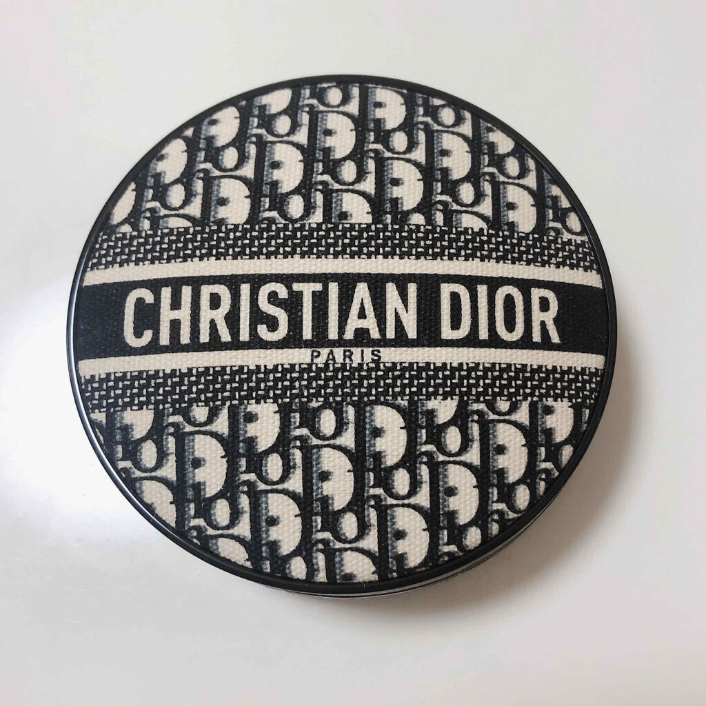 ディオールスキン フォーエヴァー クッション ディオールマニア エディション 0N ニュートラル/Dior/クッションファンデーションを使ったクチコミ（2枚目）