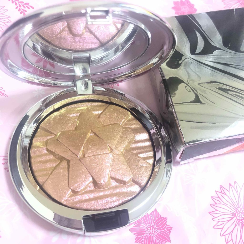 エクストラ ディメンション スキンフィニッシュ【ホリデーコレクション 2018】 スノーフラッシュト/M・A・C/パウダーハイライトを使ったクチコミ（1枚目）