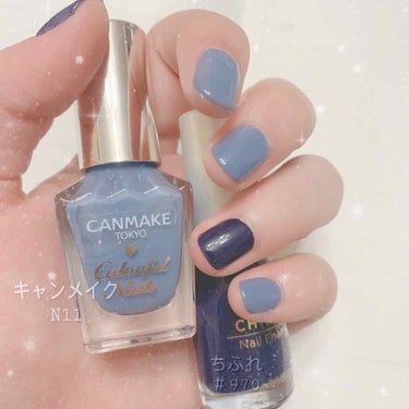 💫💞今日のネイル💅🏻

💙キャンメイク  カラフルネイル 『n11』
      大人ぽいなダスティブルーです💕
      発色はかなりシアーから、
      写真は2度塗ります。
      乾き