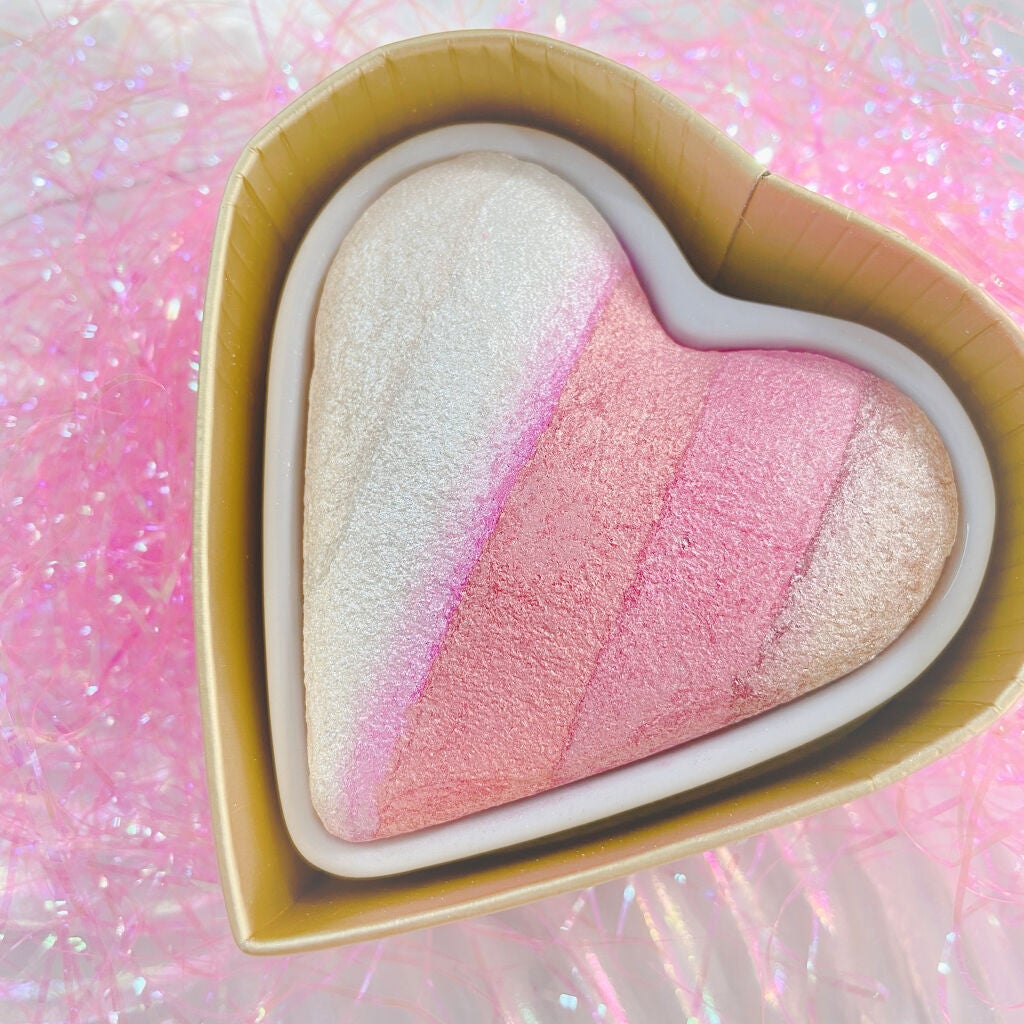 ハートハイライター エンジェルハート/MAKEUP REVOLUTION/パウダーハイライトを使ったクチコミ(2枚目)