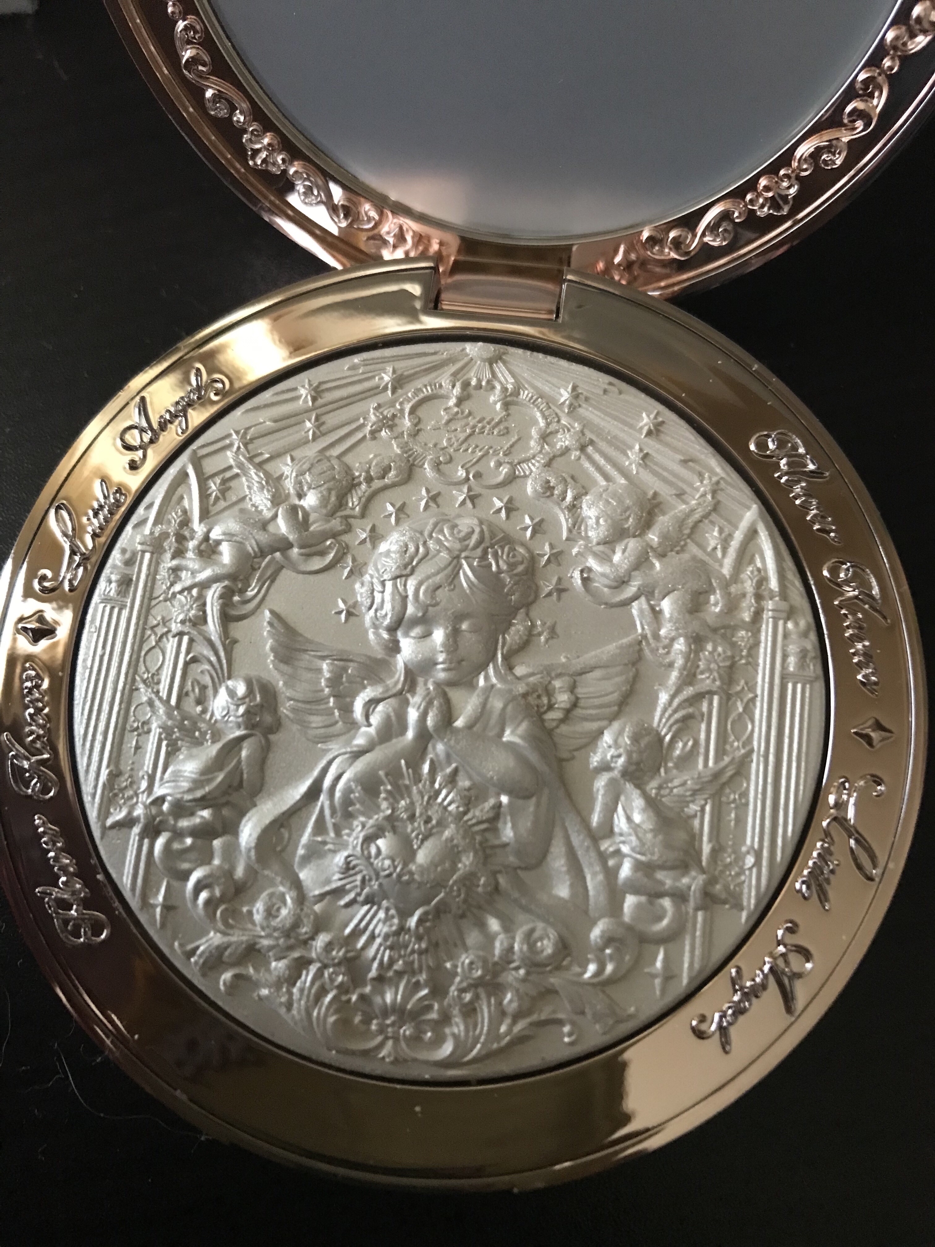 フラワーノーズ リトルエンジェルコレクション ハイライター L03 Chanting Anthem (詠嘆賛歌)/FlowerKnows/パウダーハイライトを使ったクチコミ（2枚目）