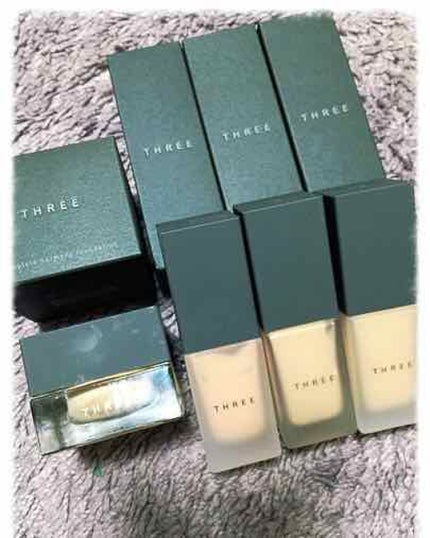 フローレスエシリアル フルイド ファンデーション/THREE/リキッドファンデーションを使ったクチコミ(1枚目)