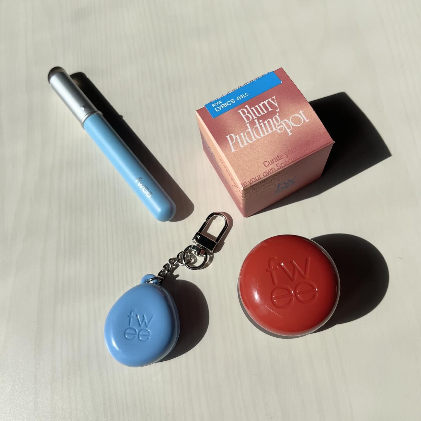 リップアンドチーク ブラーリープリンポット/fwee/口紅を使ったクチコミ（2枚目）