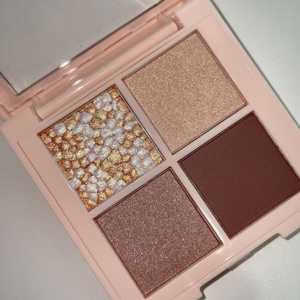 レブロン ダズル アイシャドウ クアッド/REVLON/アイシャドウパレットを使ったクチコミ(2枚目)