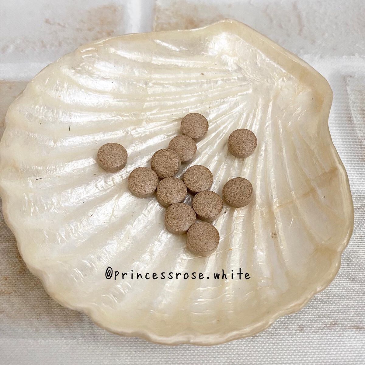 鈴蘭 on LIPS 「.@toushitsu_premium様の#ザ糖質プレミアムダ..」(3枚目)