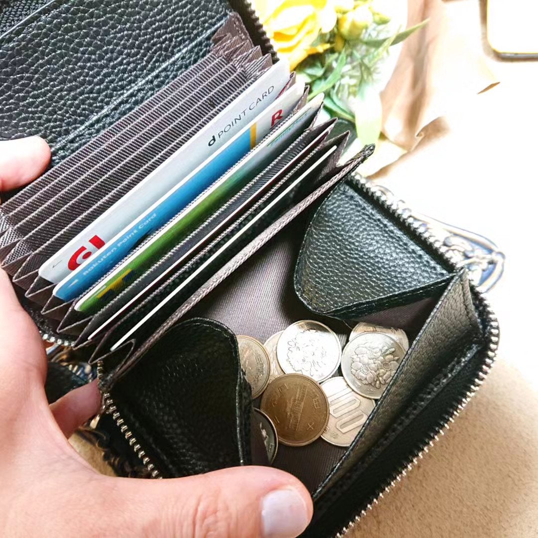 真紅 on LIPS 「ミニ財布&キーケース一体型タイプ。財布とキーケース、2つ持たな..」(4枚目)