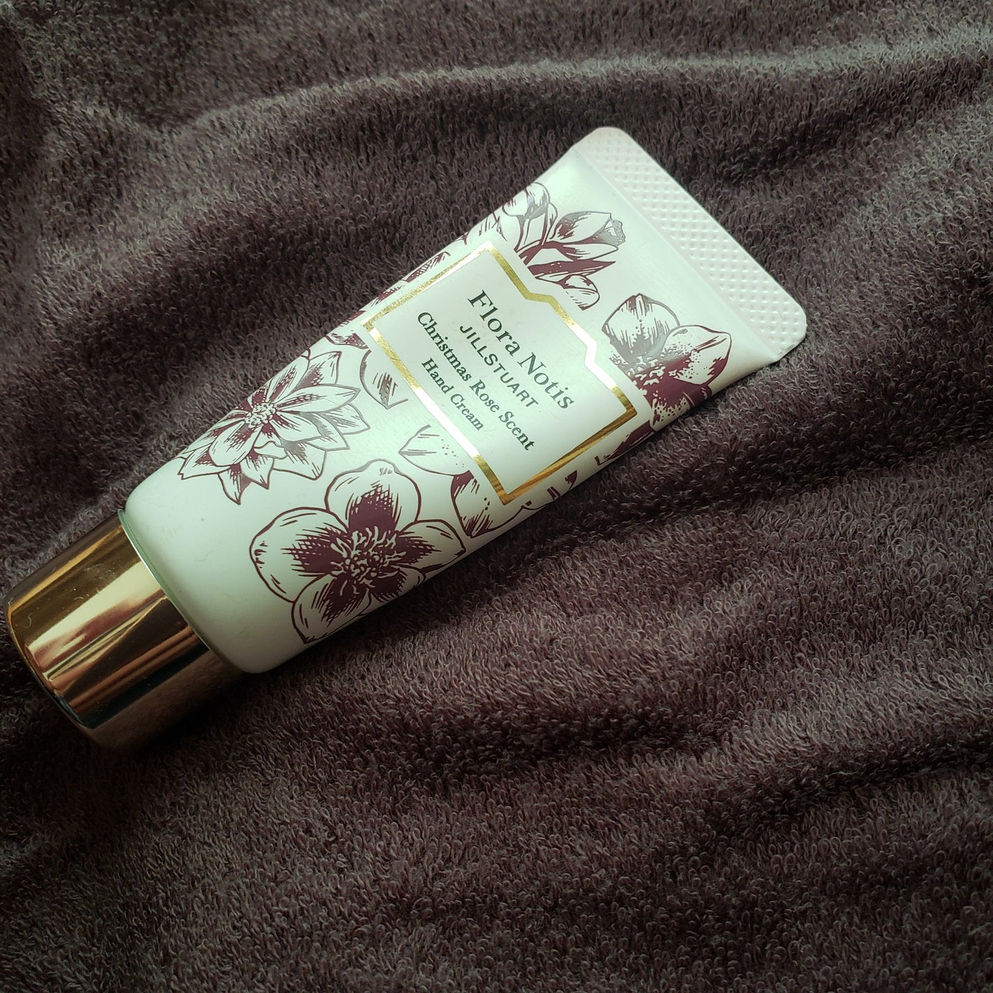 クリスマスローズ ハンドクリーム/Flora Notis JILL STUART/ハンドクリームを使ったクチコミ(1枚目)