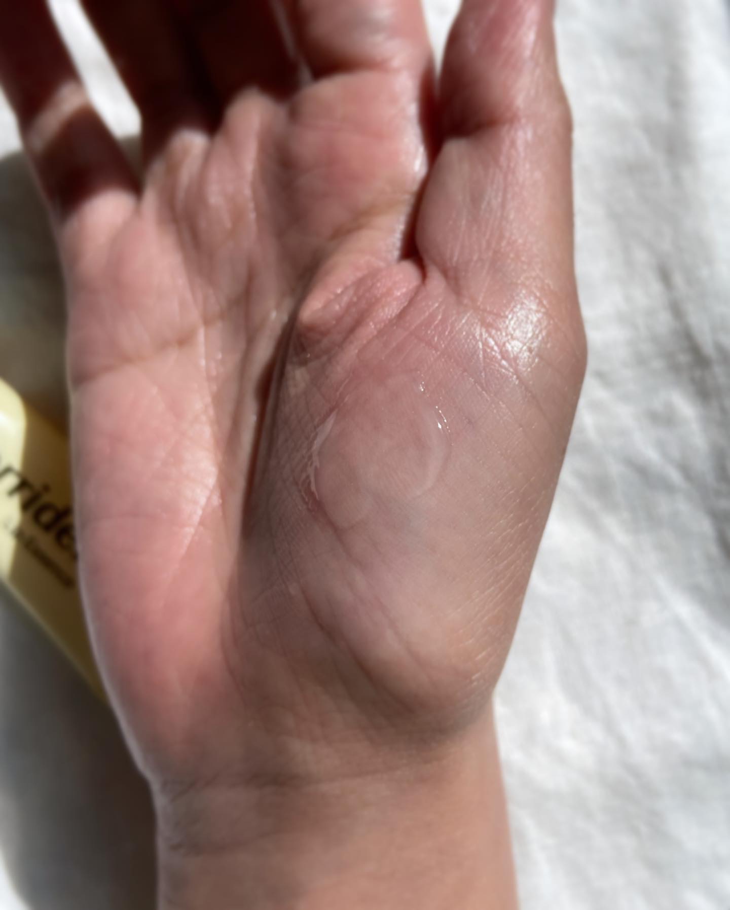 ソリッドイン リップエッセンス/Torriden/リップ美容液を使ったクチコミ（2枚目）