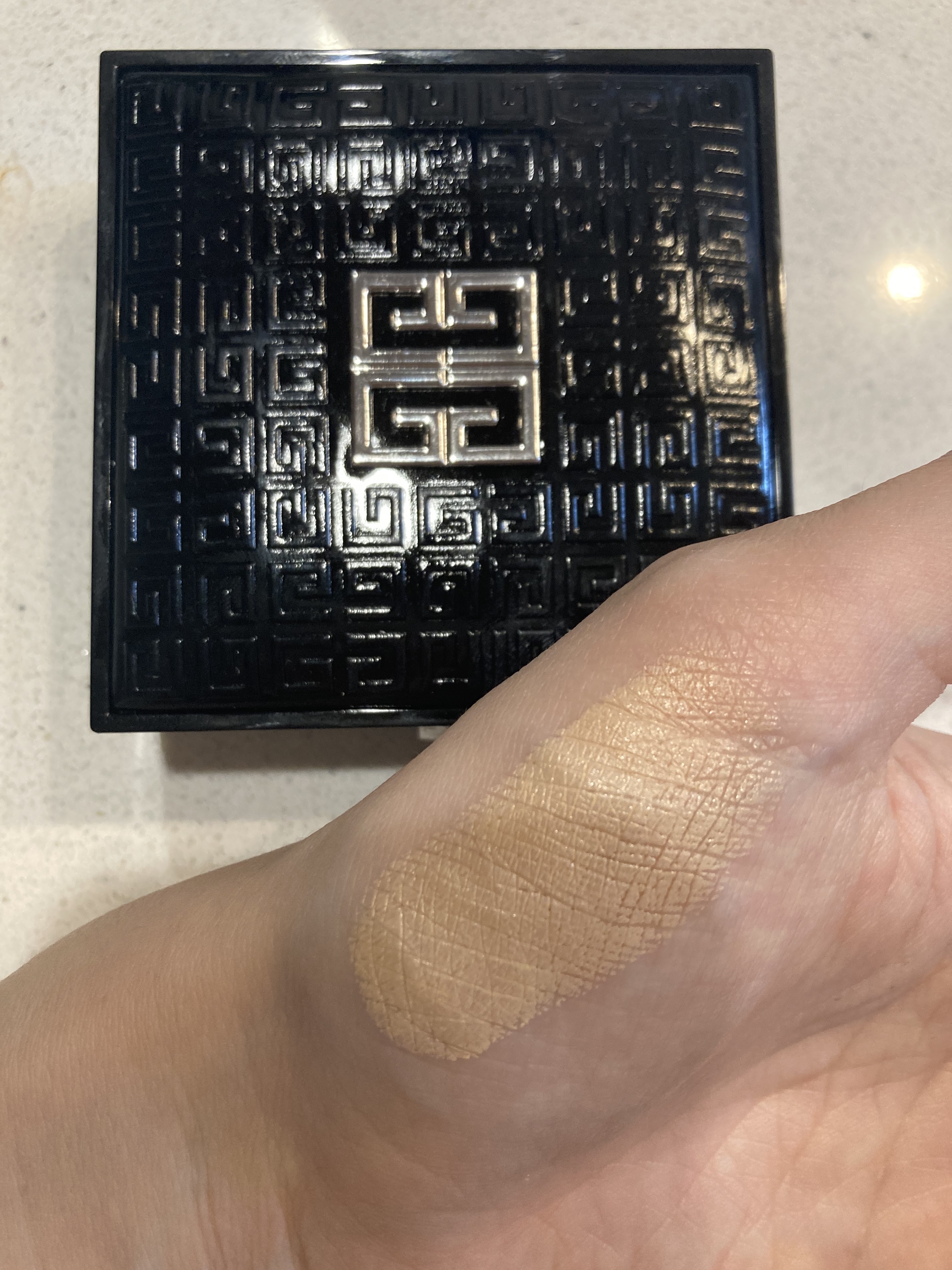 プリズム・リーブル/GIVENCHY/ルースパウダーを使ったクチコミ（3枚目）