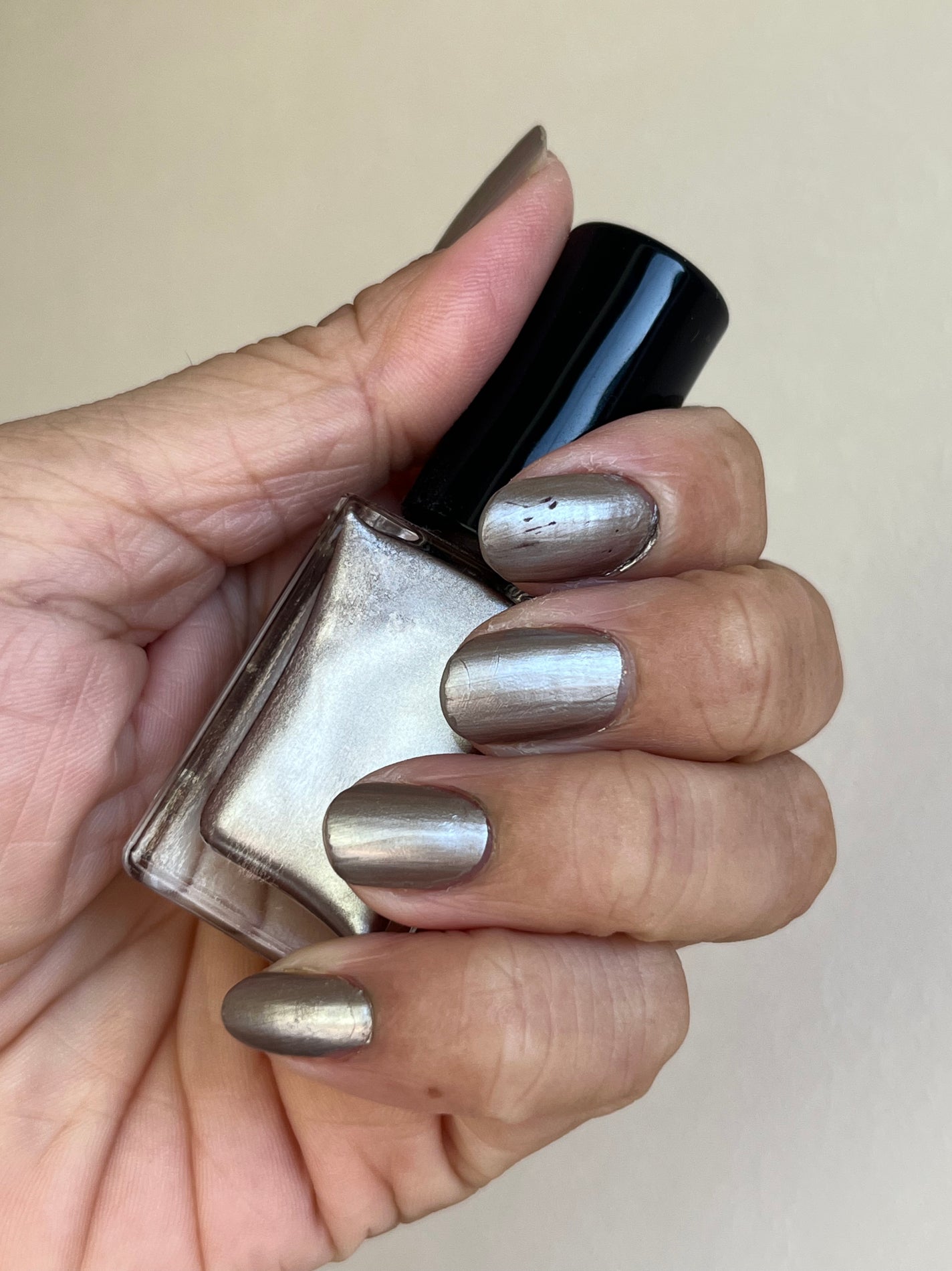 エレガンス ラズル エナメルラッカー/エレガンス ラズル /マニキュアを使ったクチコミ(2枚目)