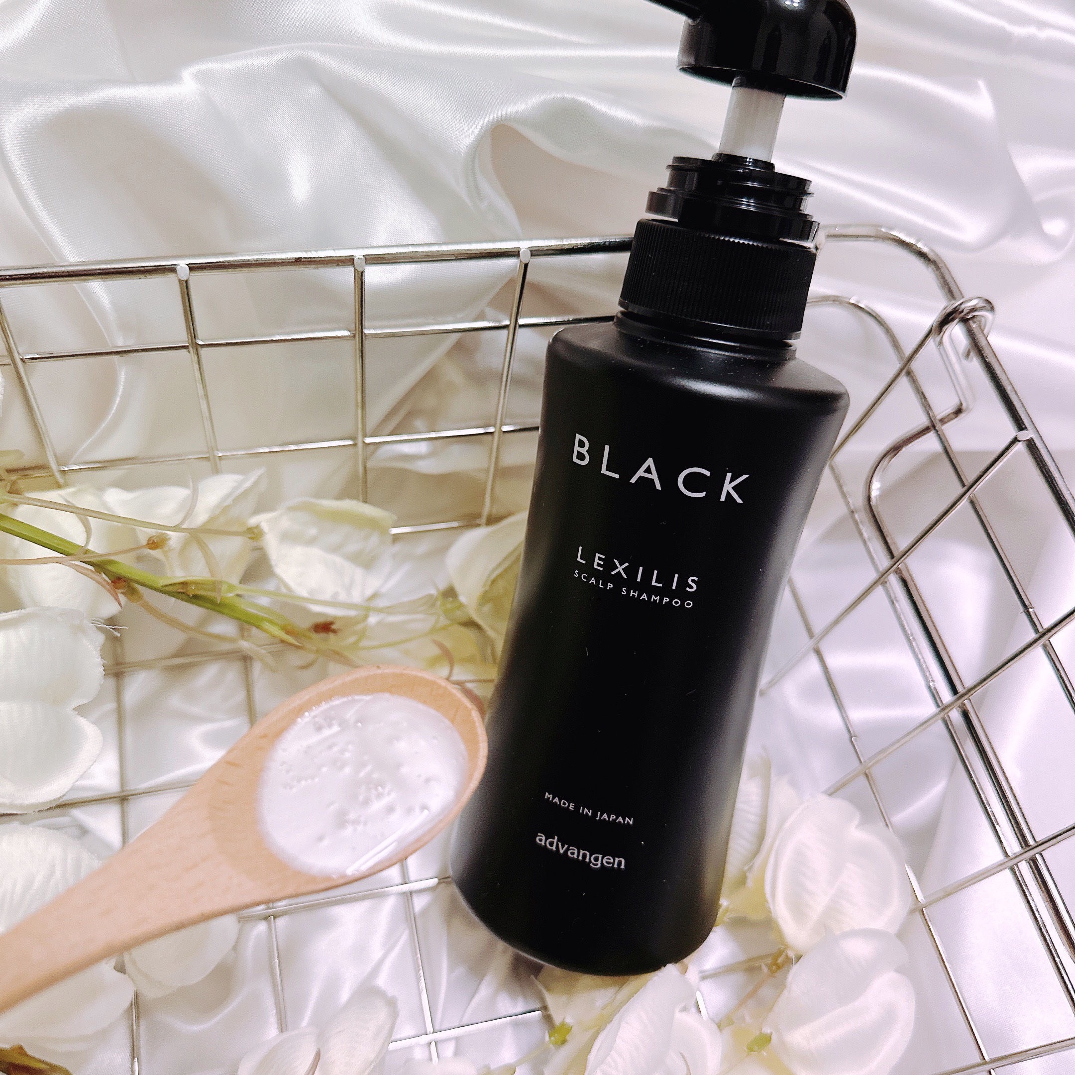 ブラック フレグランス スタイリング ヘアエッセンス/LEXILIS/アウトバストリートメントを使ったクチコミ（2枚目）