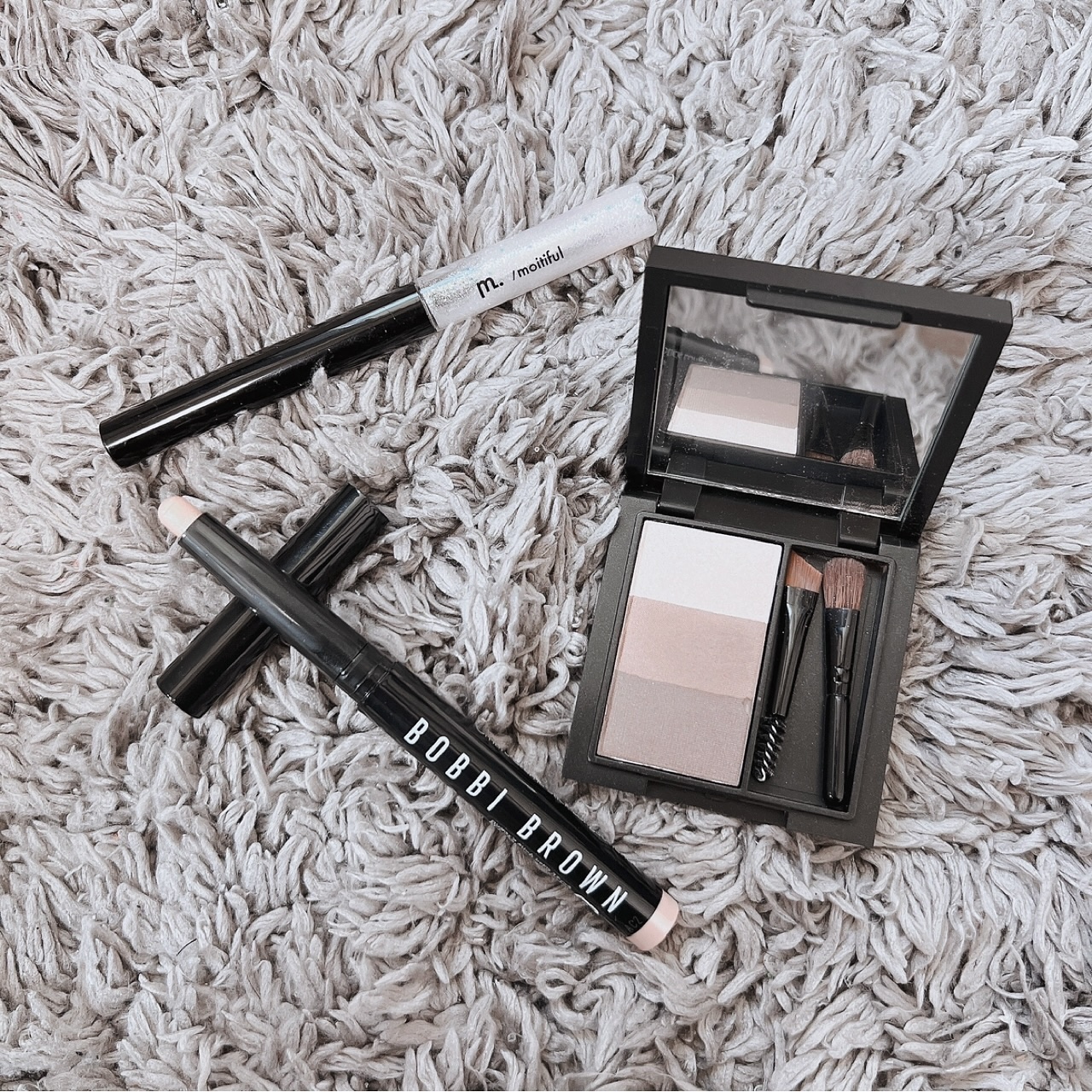 ロングウェア クリーム シャドウ スティック 51 ムーンストーン/BOBBI BROWN/スティックアイシャドウを使ったクチコミ（2枚目）