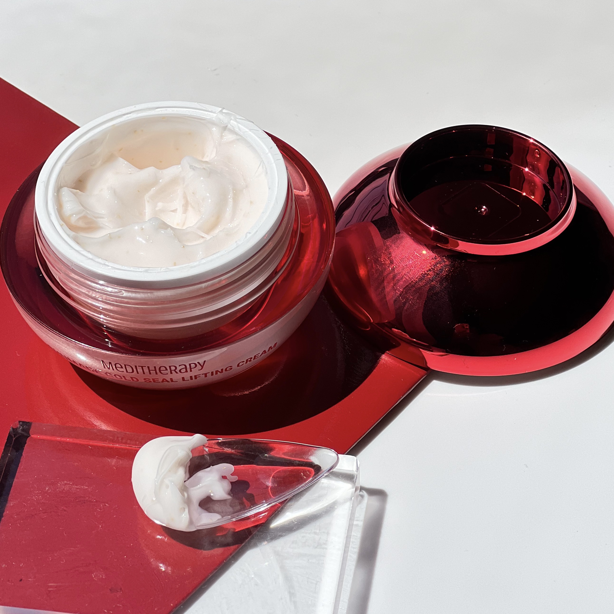 シューマジゴールド糸リフティングクリーム+EMS美顔器/MEDITHERAPY/フェイスクリームを使ったクチコミ（3枚目）