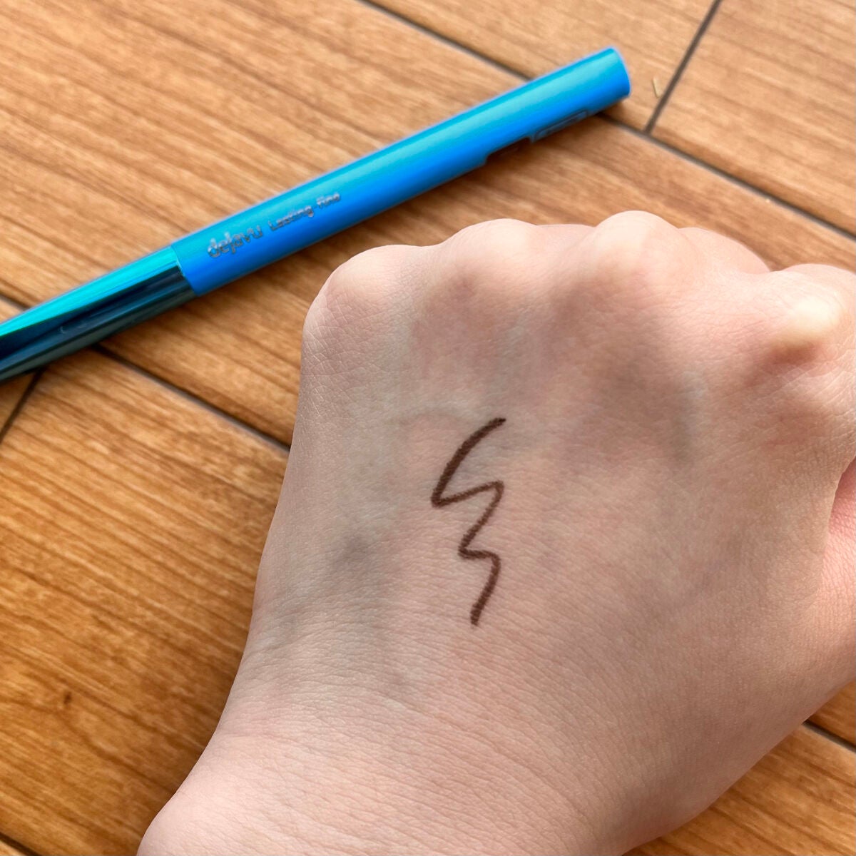 「密着アイライナー」極細クリームペンシル/デジャヴュ/ペンシルアイライナーを使ったクチコミ(3枚目)