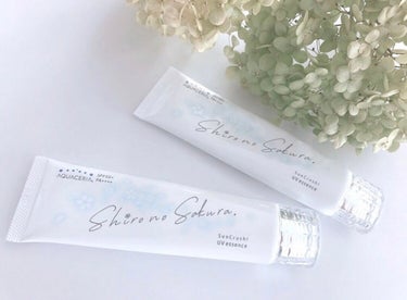 Shiro no Sakura. Sun Crush！UV essence 〜向日葵〜のクチコミ「♡【本気の美白】
.
発売から愛用しまくり。
日焼け止めクリーム嫌いの私が４本目購入した日焼.....」（2枚目）