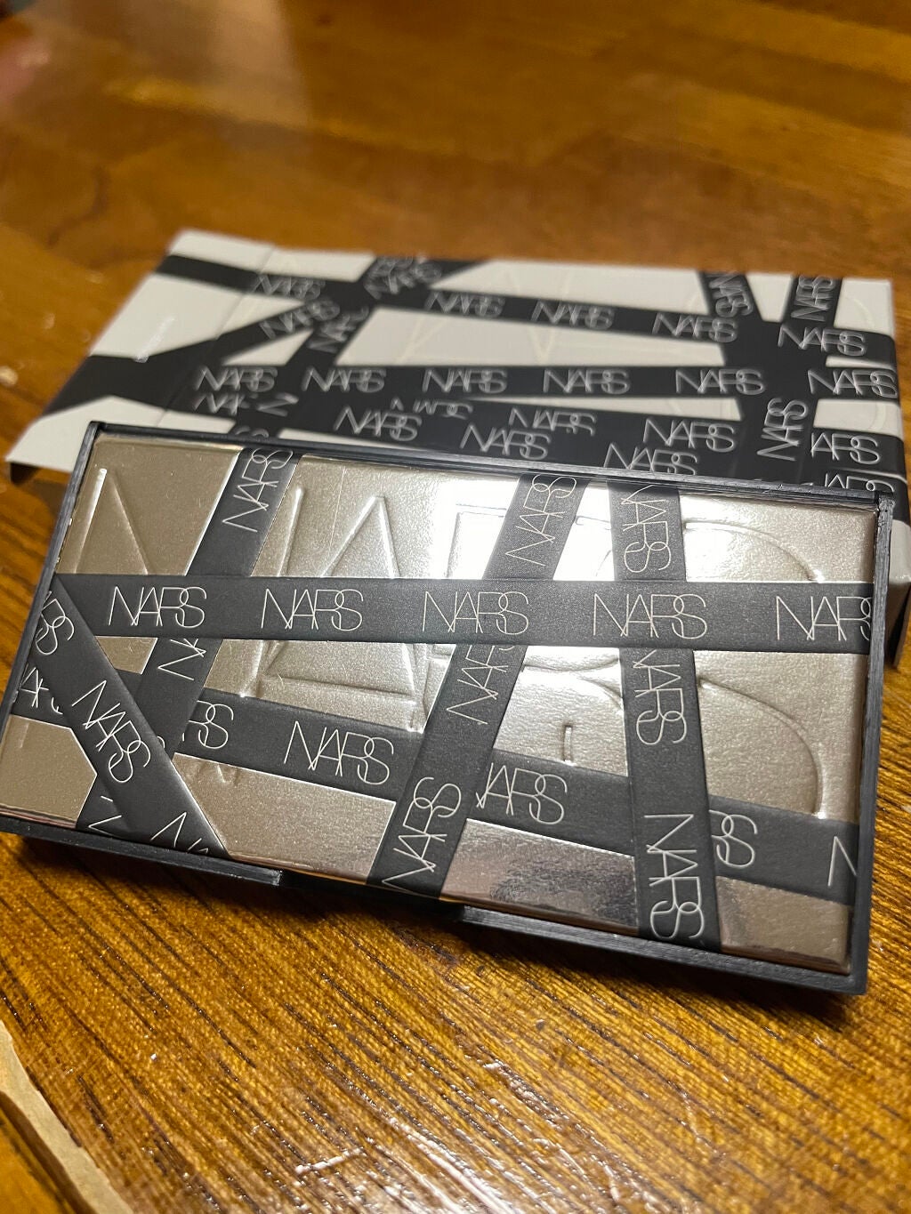 カナ on LIPS 「NARSクリスマスコフレこれが欲しくて走りました。笑最初阪急に..」(1枚目)