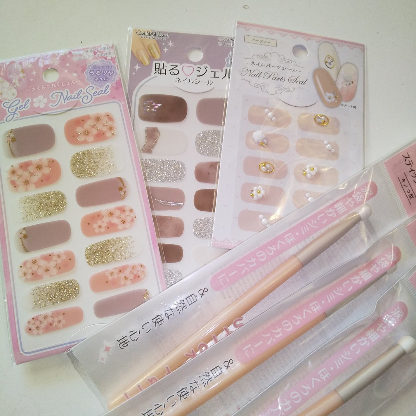 貼るジェルネイル/セリア/ネイルシールを使ったクチコミ(3枚目)