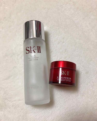 SK-II
＊フェイシャルトリートメントエッセンス
＊R.N.Aパワーラディカルニューエイジエアリーミルキーローション

ネットでお試しセットを購入。

エッセンス
△においが無理。
△わたしは超乾燥肌