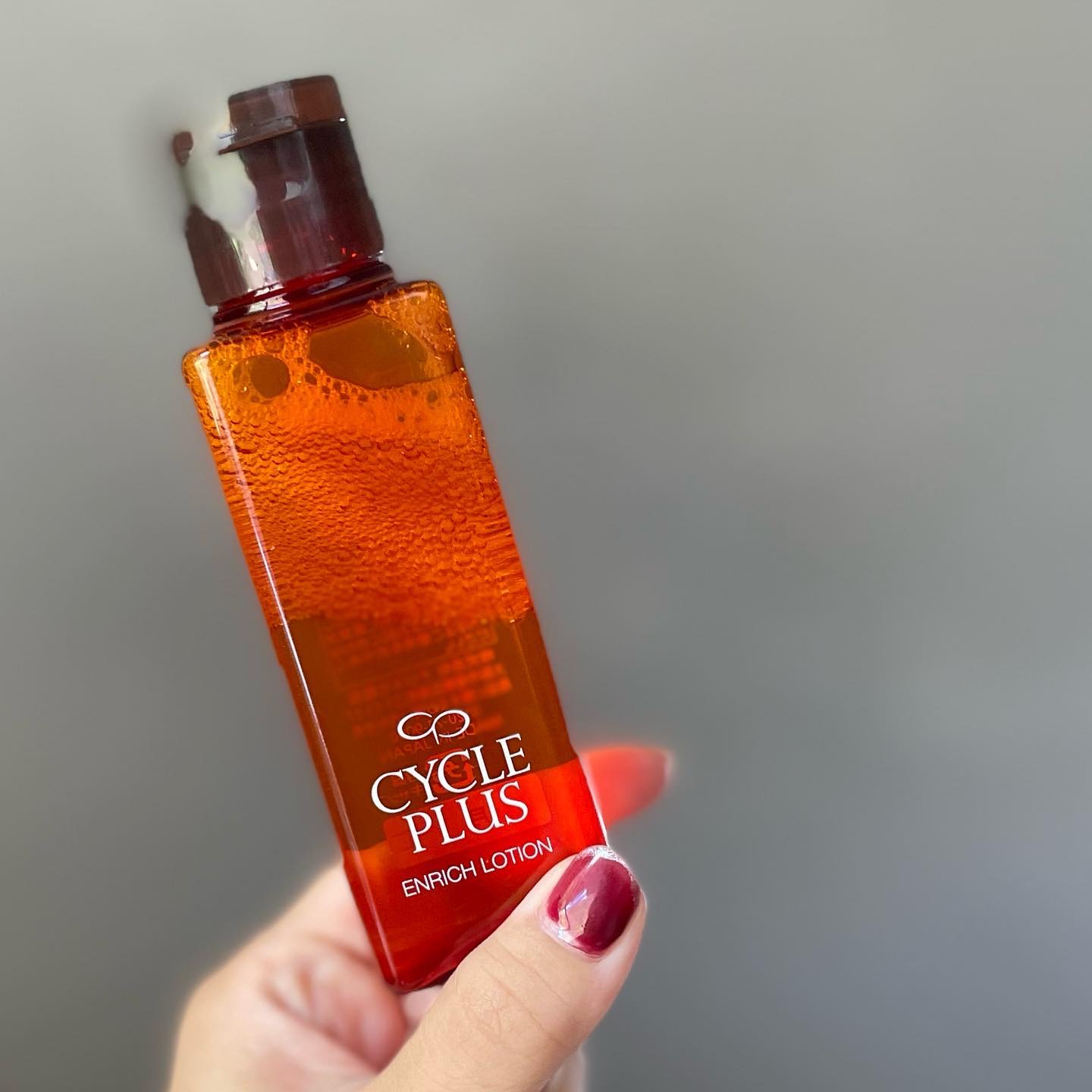 サイクルプラス
エンリッチローション
⁡
⁡

従来のビタミンC誘導体の100倍の浸透力がある高浸透型ビタミンC(APPS)誘導体を配合した高機能なローション✨️
⁡
⁡
付属の粉末を入れ、混ぜてから使用していきます。
⁡
⁡
⁡
テクスチ