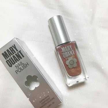 MARY QUANT ネイル ポリッシュのクチコミ「赤みブラウンにゴールドラメ✨
マリークヮントネイルポリッシュの B02 です。

この色味が気.....」（1枚目）