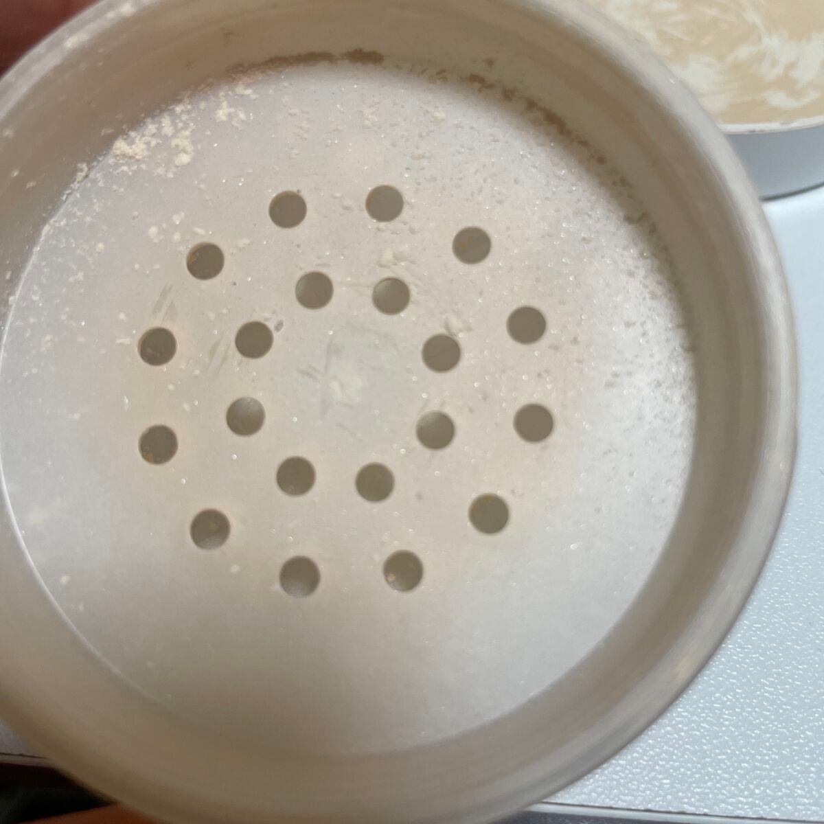 ホワイトピュアパウダー<シャイニー>/CandyDoll/ルースパウダーを使ったクチコミ(2枚目)