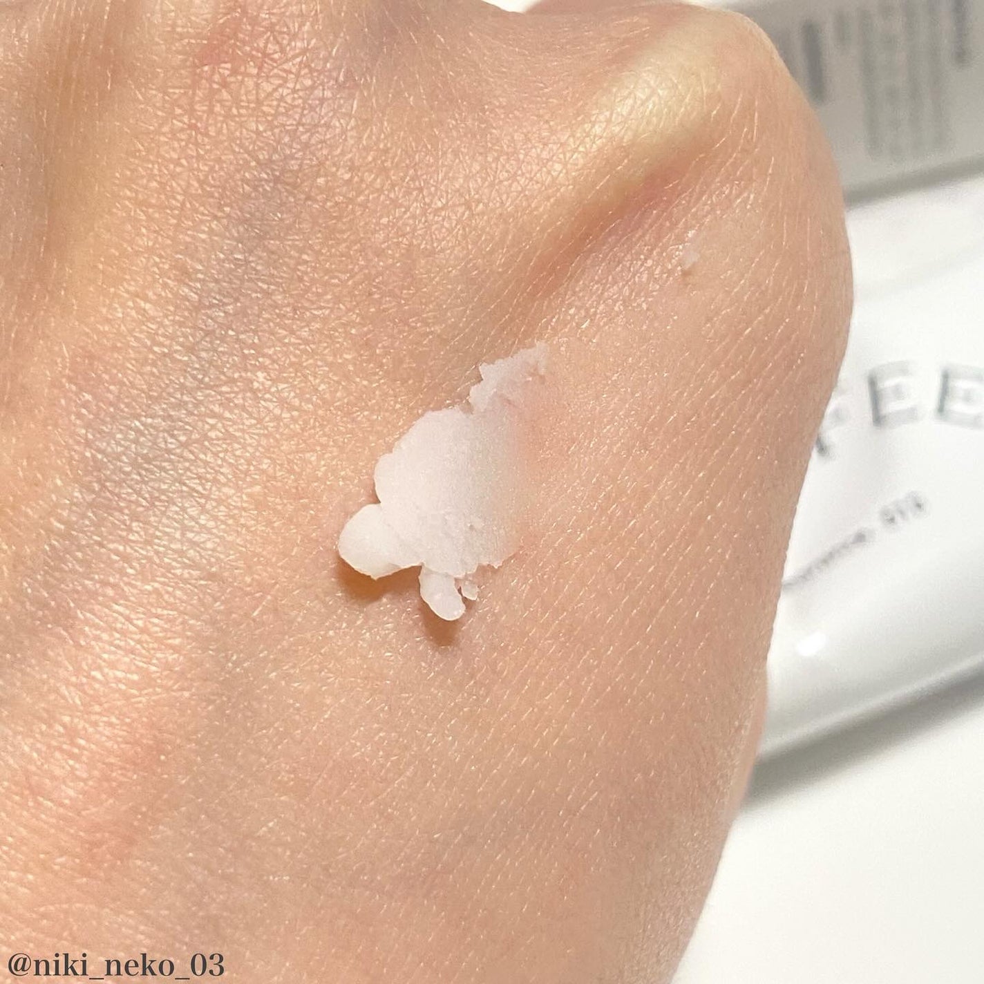 ソリッド パフューム ホワイトアプリコット/LUAFEE/練り香水を使ったクチコミ(4枚目)