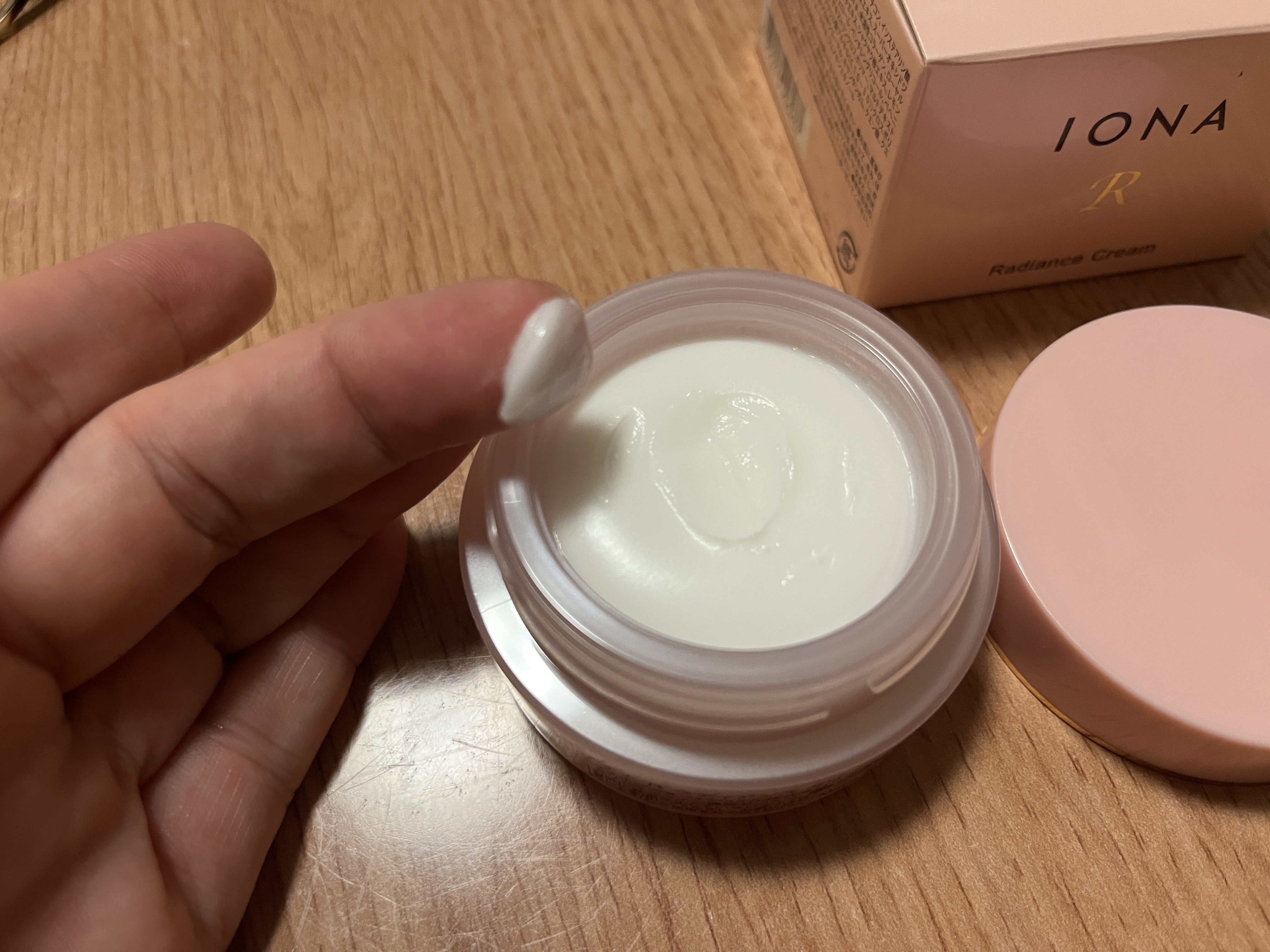 イオナR ラディアンス クリーム/イオナR (イオナアール)/フェイスクリームを使ったクチコミ（2枚目）