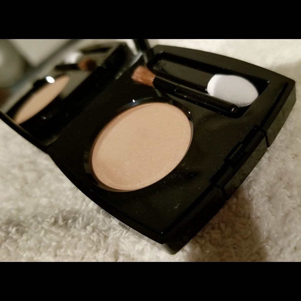 オンブル プルミエール プードゥル/CHANEL/単色アイシャドウを使ったクチコミ（2枚目）